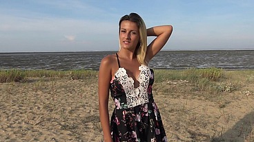 Epoustouflante de beauté, voici Lylou, 25ans !