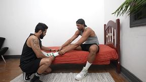 cheirando a sola do meu mestre