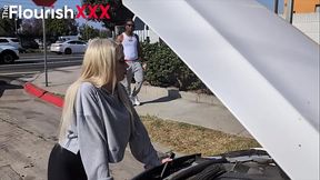 Naomi Ryder Car Broke Down but She Found Help