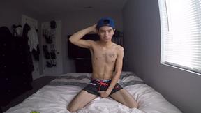 ”Amateur Twink Kainan Beats Off”