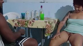 camera de seguranca flagra puta se exibindo so pra ganhar tatuagem nova