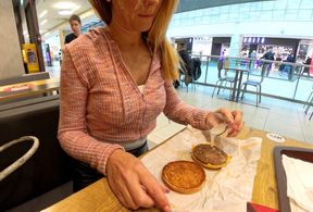 🌟MY BEST CUMWALK EVER🌟whit a lot of cum 💦 on my face! I sit down at a fast food restaurant table to eat with a stranger.