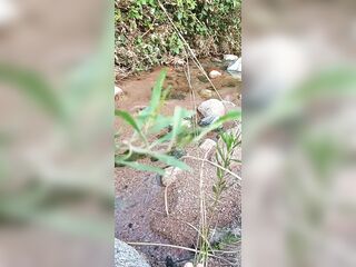 tomar sol y un hermoso anal en la naturaleza