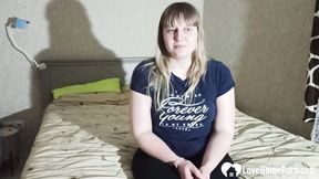 Blonde porn with pin-up doxy from Love Home Porn