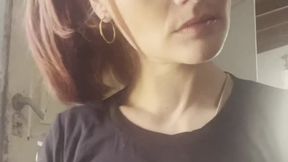 lipstick + smoking milf = pleasure
