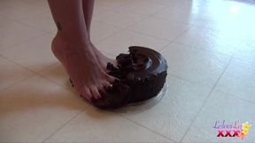 Cake smash with feet