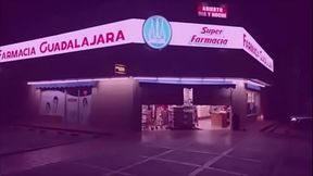 M&uacute_sica para escuchar afuera de una farmacia Guadalajara