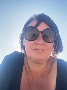 Hi