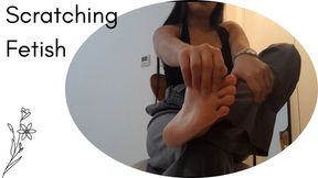 Scratch one's feet uncontrollably