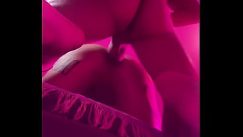 Como me follo mi t&iacute_o cuando regrese de la escuela - tremenda polla gorda en mi culo cerrado - bareback- sem camishina