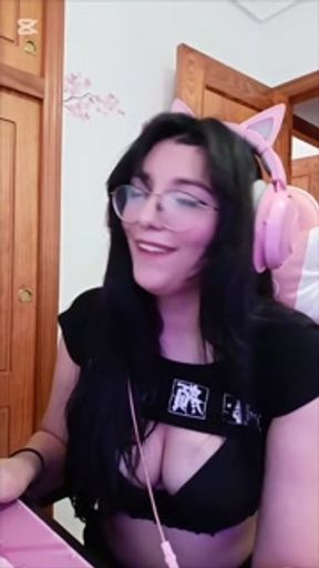 Emo/goth egirl erniedrigt dich cuckold