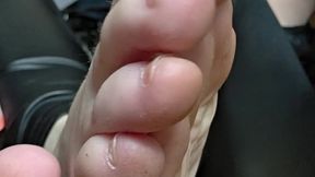 My smelly feet in your mouth simp