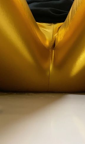 Pissing in my new golden metallic Leggings