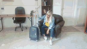 Smell from the Suitcase MP4 (1920x1080) FHD