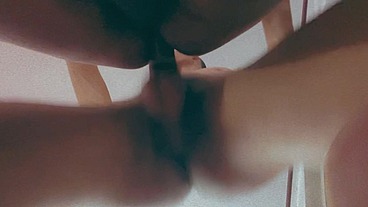 BlowjobqueenTs - novinho nerd veio do jogo comer o cuzinho da travesti gostosa