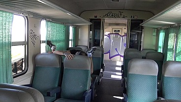 2472 juan perez fucked bareback by Leo REX in public train