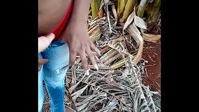 Vizinho pauzudo esperou os pais da  sair e veio enfiar sua rola grosa ate o talo