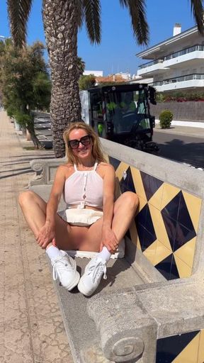 Naughty Story in Barcelona (014) Flashing in public ❤️😈