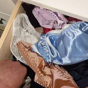 A quick look into my wife&#039;s underwear drawer