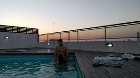 Amateur babe rides and gets pounded in pool during sunset