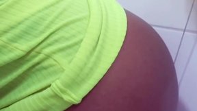 Tentando colocar o consolo no cú.