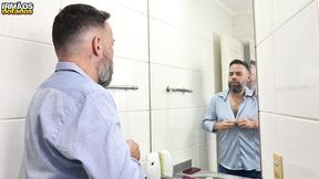 uma ajuda do novinho safado