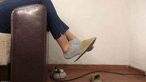 WELL WORN SLIPPERS ANKLE SOCKS AND NYLON FEET - MOV Mobile Version