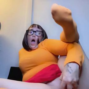 Velma&#039;s FAT CREAMY PUSSY Fantasizes About Fred  - PAWG Velma