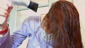 un video davvero fetish con un phon ed i miei capelli