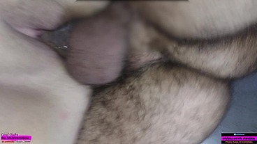 Colocando a casada de quatro pra foder gostoso