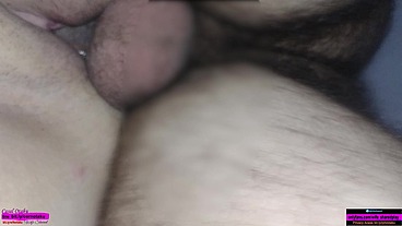 Colocando a casada de quatro pra foder gostoso