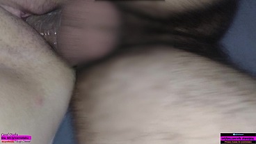 Colocando a casada de quatro pra foder gostoso