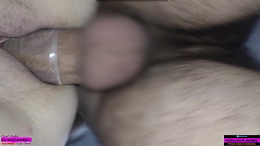 Colocando a casada de quatro pra foder gostoso