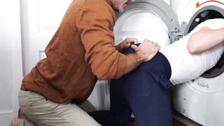 DaddiesPorno.com - Manuel Skye & Ryan Jacobs - Twink gets stuck in a washing machine