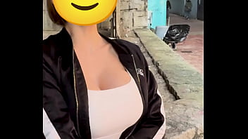 食煙仔的大波妹