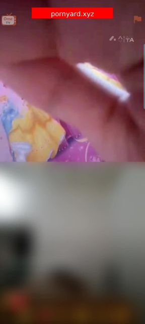 Amateur teen flashes her webcam in public homemade clip