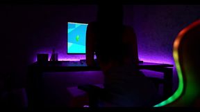 Gamer Girl Playing Simi 4 With Short Shorts