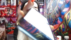 Miss Wagon Vegan insults, offends and says bad words to Google�s assistant