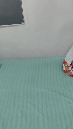 Morocha Colombian Takes the Neighbor's Milk in Pereira