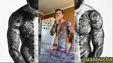 Cachas cachondo soltando leche