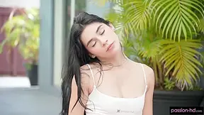 Delilah Dagger - Gets Dicked Down During Downward Dog