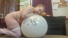 Mrs Balloon (On The Floor)