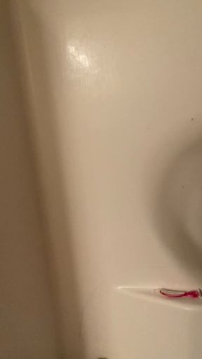Join me while i fuck myself in the shower 😏
