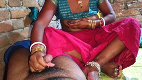 Indian desi village Suman bhabhi ne bhaiya ke lund pe boobs se doodh nikal kar muth mari aur apne chut me kala lund se chudai karwayi