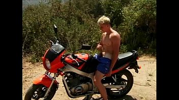 Bikerboy Lee Walbash cums