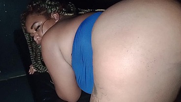 Metido a fudedor levou a Bbw pra cabine e acabou gozando seco e não deu leite para ela