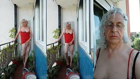 una puta en el balcon