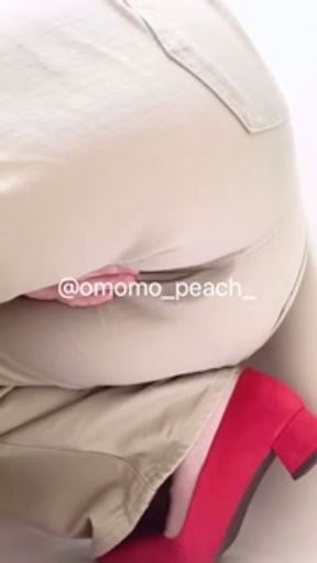 【後ろ側から見られたおもらし】#omorashi #peeaccident #desperation wetting #pee desperation