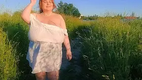 Naturalist Big Boobs Walk - RealAnnaKatz