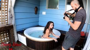 The Uninvited Amateur Photo Shoot Turns into a Squirting Frenzy in the Bathtub